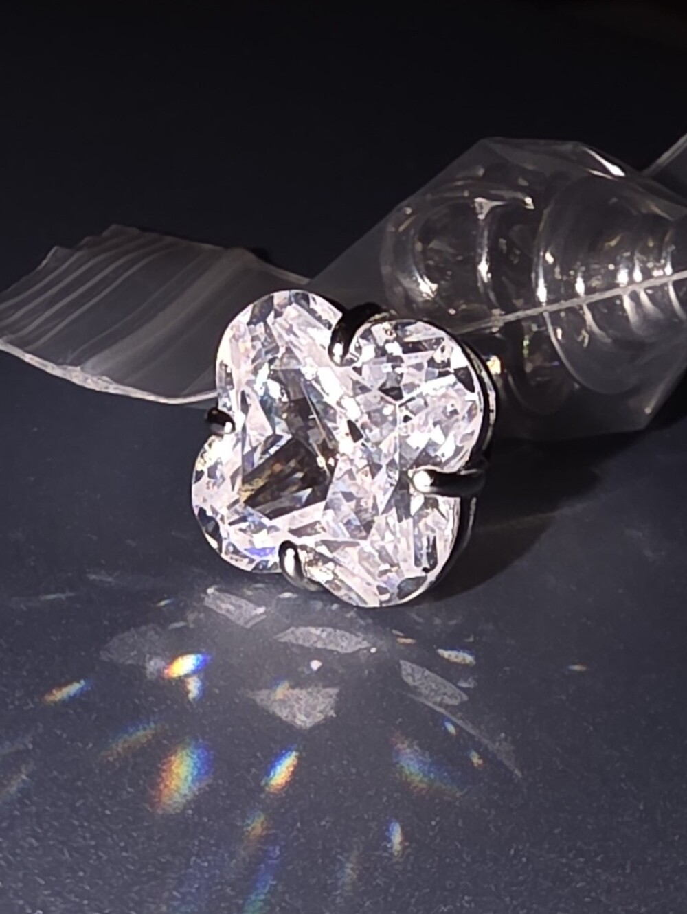 Sparkling Clover Crystal Stud Earring - Clear